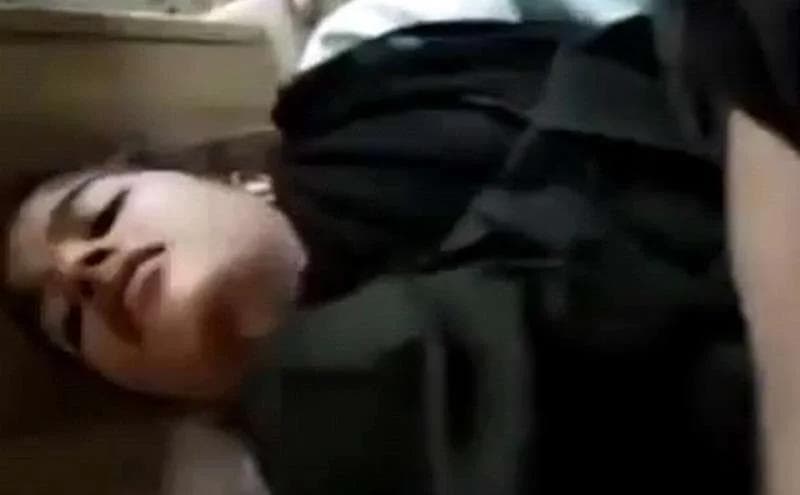 Boyfriend Fucks College Girl on a Bench