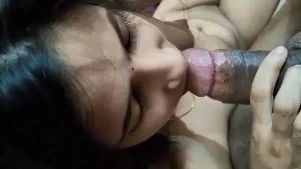 Cute Girl Gave a Loving Blowjob and Rode His Cock