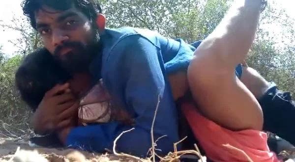 Took the Village Bhabhi to the Fields and Fucked Her