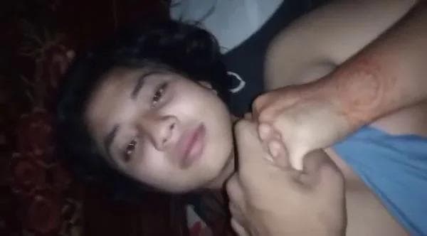 Boyfriend Fucks Cute Girlfriend's Smooth Pussy