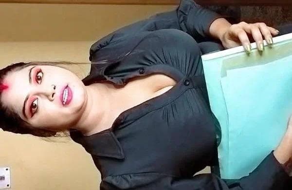 Fucking a Big Ass and Big Boobs Bhabhi Under the Pretext of an Interview