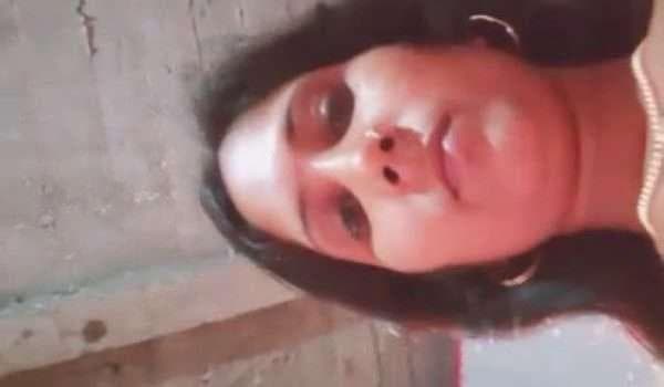 Village Bhabhi Showing Her Pussy and Ass